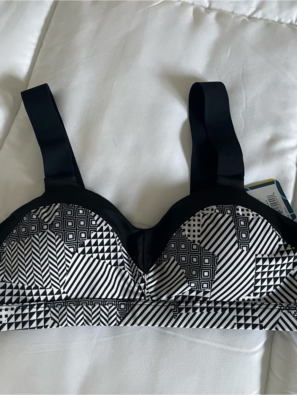 Brooks Black & White Geometric Sports Bra new with tags